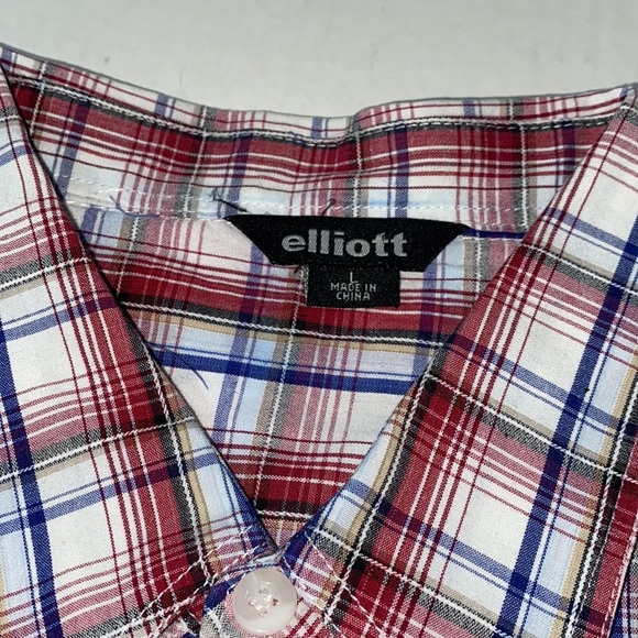 Elliott Long Sleeve Button Dress Shirt. Button pockets and adjustable cuffs. - Picture 7 of 8